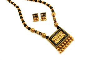Traditional Dazzling Terracotta Jewellery Set (Rich Gold)