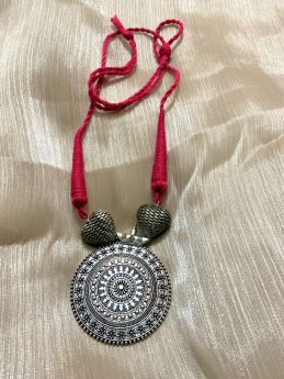 Birangee vivd tarcel neckpieces (adjustable)-red